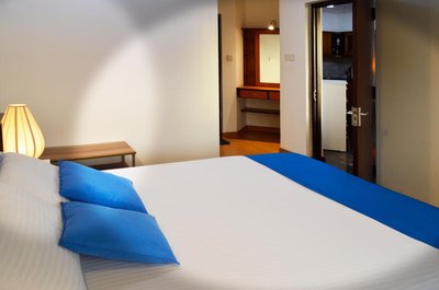 Great Location Living, Modern 2-Bed Apartment with Pool & Gym Access, All Amenities