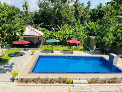 The Kingslayer Resort