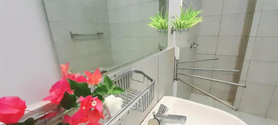 Isuru Holiday Inn