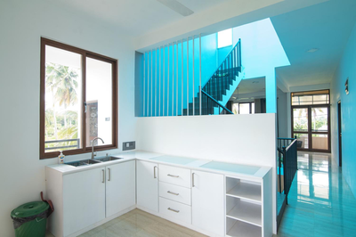 LEO-BREEZE Apartments