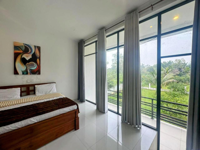 Pearl White Residency