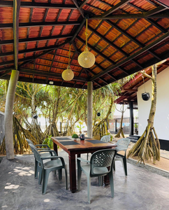 Sea Shell Villa Hikkaduwa 2 Separate Cabanas Ocean Front Villa