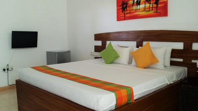 Maple Leaf Hotel