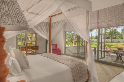 Topaz Beach Hotel