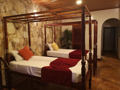 Tropical Beach House Hikkaduwa