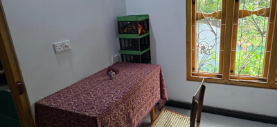 Fully furnished upstairs Room