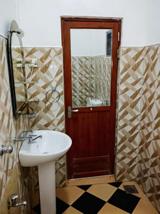 New Dinu Holiday Inn
