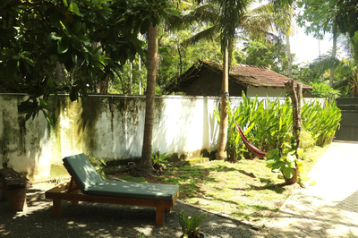 The Drop In Madiha I Double Bedroom with private Bathroom