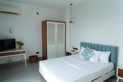 Four Petals Inn