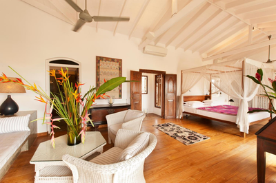 A 03 Bedroom Villa in Galle Fort with Roof Terrace & Pool