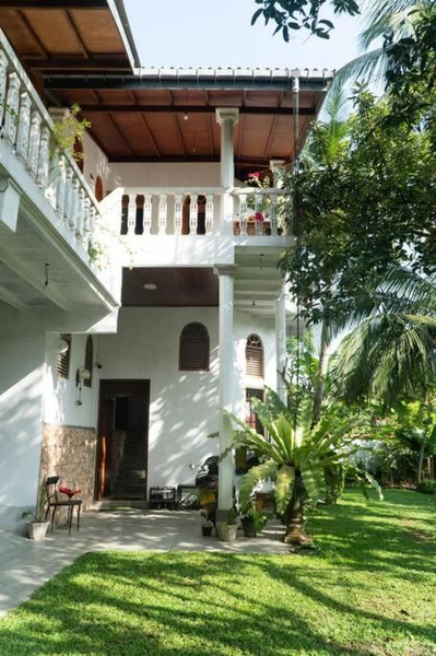 Unawatuna Villa Bird Nest