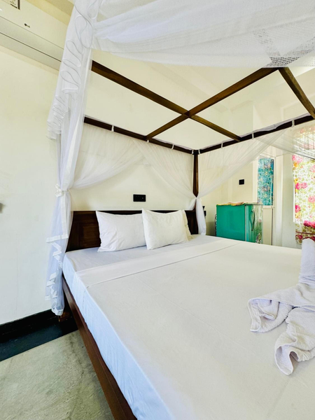 Alovera inn weligama