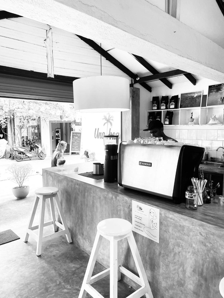 Una Beach Hotel & OLU Cafe