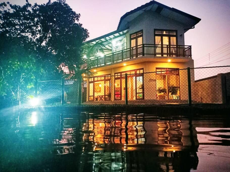 Aurora Lagoon Front