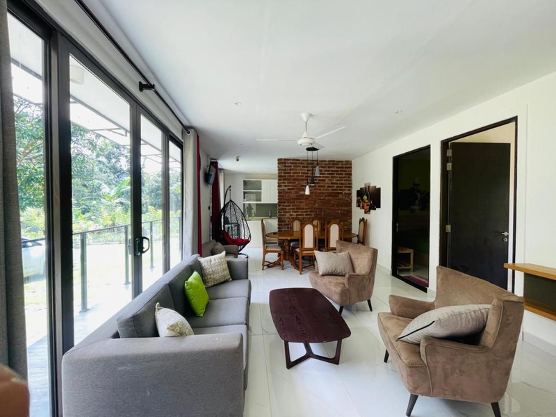 King's Horse Villa, Kuruwita