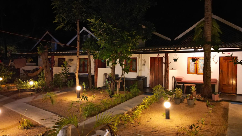 Bay Dreams Beach Hotel & Surf Camp