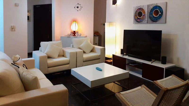 Great Location Living, Modern 2-Bed Apartment with Pool & Gym Access, All Amenities