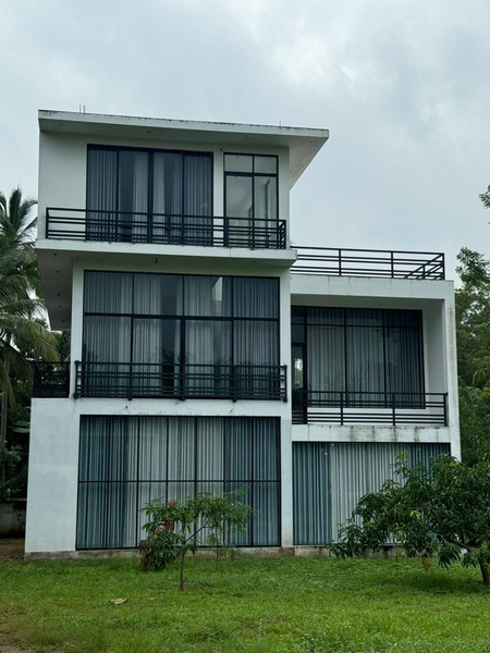 Pearl White Residency