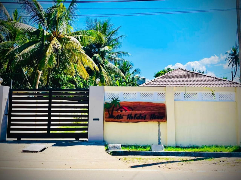 Abbi Holidays - Luxury Villa Jaffna Town