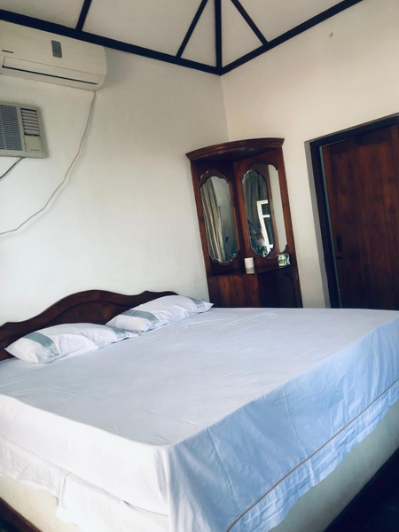 Sarojeni Apartments and Rooms