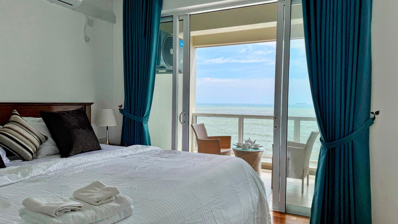 Luxury Oceanfront Penthouse in Uswetakeiyawa