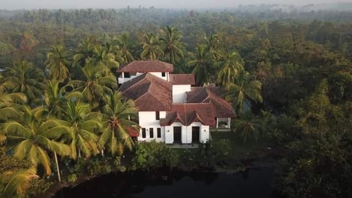 Lagoonvilla hotel