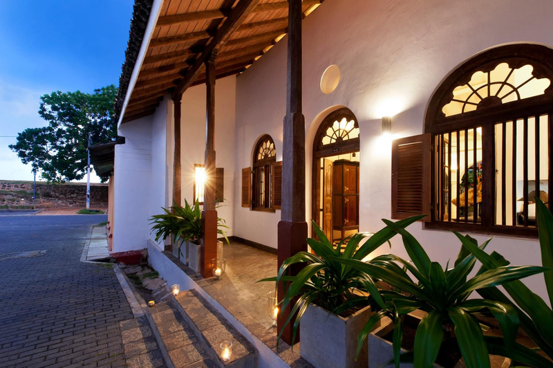 A 03 Bedroom Villa in Galle Fort with Roof Terrace & Pool