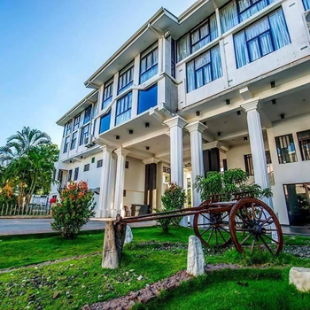 G.M.T.SORABORA VILLAGE HOTEL - Hotel exterior or room view