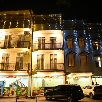 Hotel Queens Palace - Hotel exterior or room view