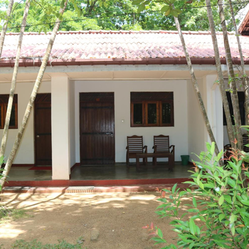 Polonnaruwa Holiday Inn - Hotel exterior or room view