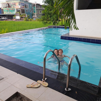Traveller's Home Hotel - Hotel exterior or room view