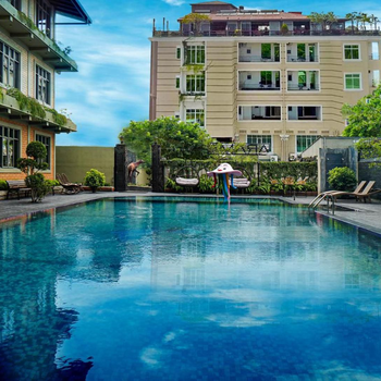 Sasha Transit Hotel - Hotel exterior or room view