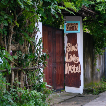 Slow Living Guesthouse and Hostel - Hotel exterior or room view