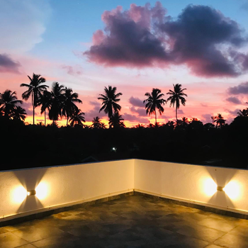 Sri White Villa Airport Boutique Hotel - Hotel exterior or room view