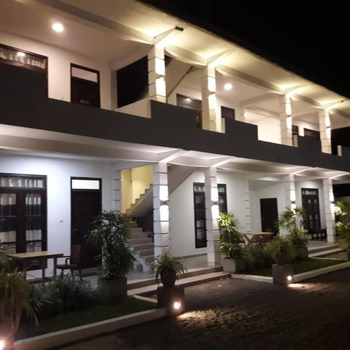 Airport Grand Holiday Home - Hotel exterior or room view