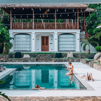 The Salty Pelican Yoga & Surf Retreat - Hotel exterior or room view