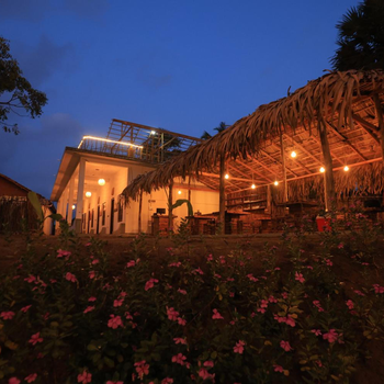 Saltwater Surf Camp - Hotel exterior or room view