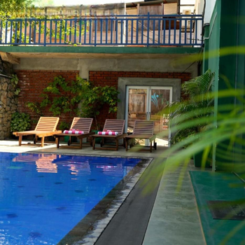 Pub Ceylon Hostel - Hotel exterior or room view
