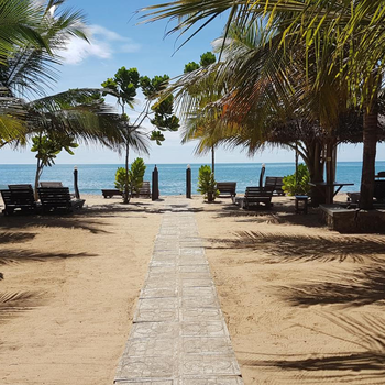 Sandy Beach Hotel - Hotel exterior or room view