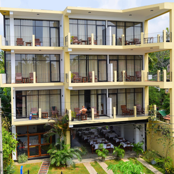 Chaaya inn Hotel - Hotel exterior or room view