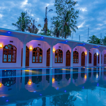 MRD Beach Hotel - Hotel exterior or room view