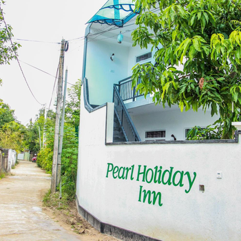 Pearl Holiday Inn - Hotel exterior or room view