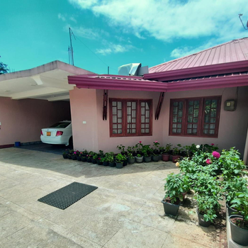 Thuvaraga Inn - Hotel exterior or room view