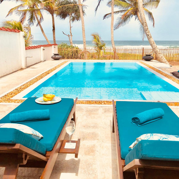Blue Peacock Beach House - Hotel exterior or room view