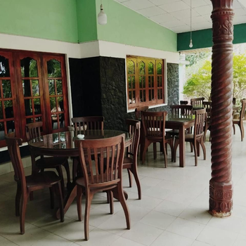 Aura Holiday Inn - Hotel exterior or room view