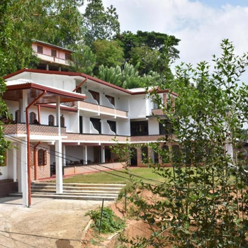 Mahaweli Regent Hotel - Hotel exterior or room view