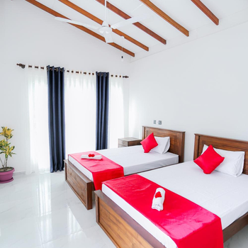 White Sky - Hotel exterior or room view