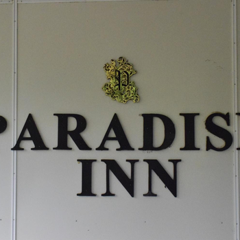 Paradise Inn - Hotel exterior or room view