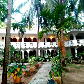 Palm Beach Resort by Yosha Guest - Hotel exterior or room view