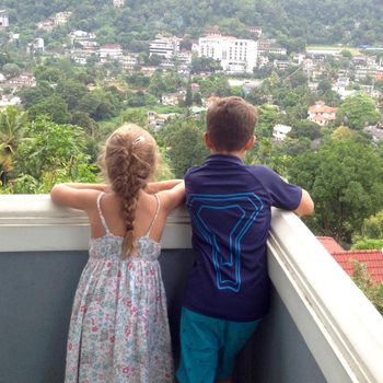 Jaya Tomodachi - Hotel exterior or room view